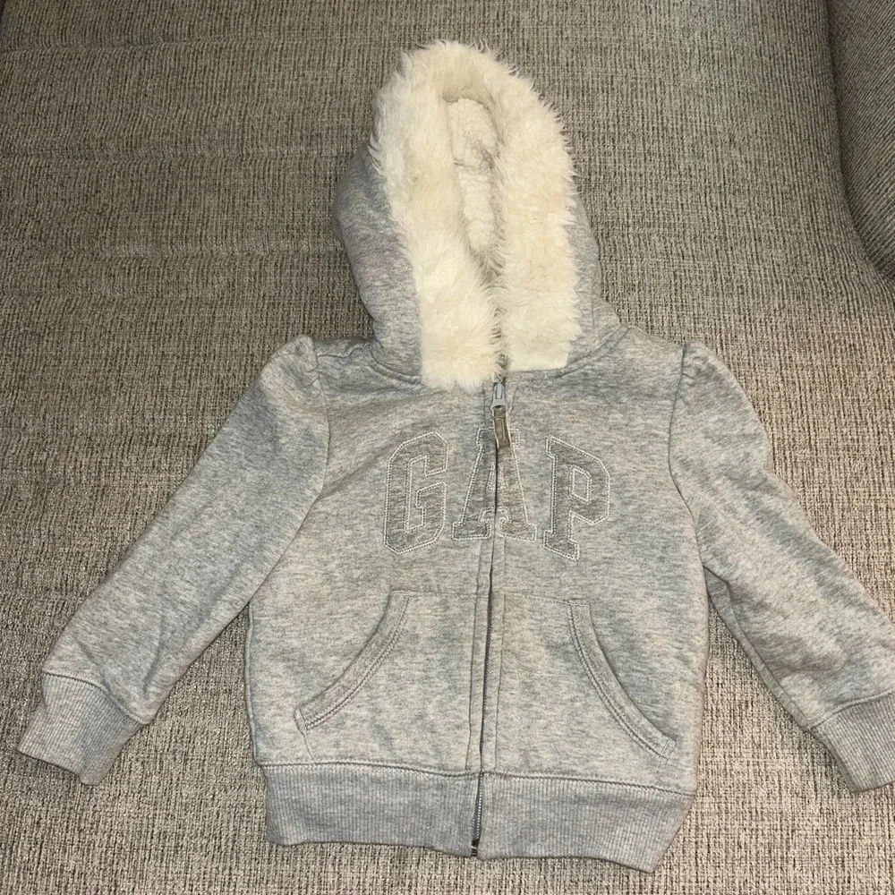😍BabyGap sweat jacket size 3T